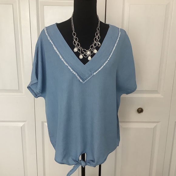 JohnPaulRichard women’s distressed frayed v-neck chambray boho top. Size L - Picture 2 of 7